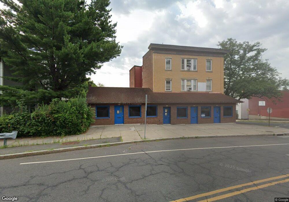 542 Arch St unit 1, New Britain, CT 06051 - photo 1