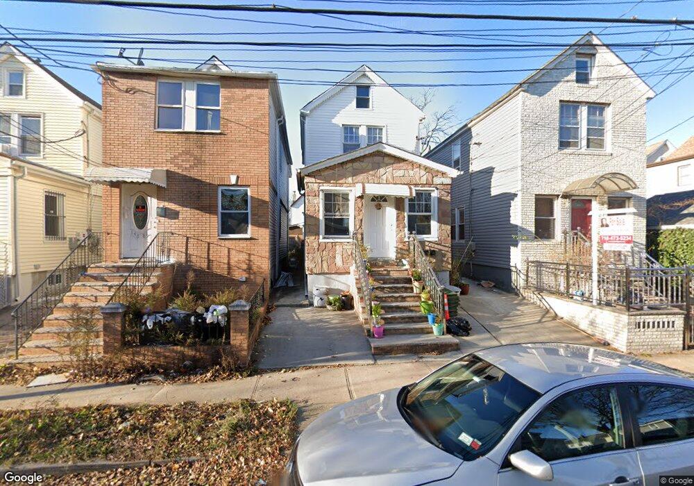 15083 116th Rd, Jamaica, NY 11434 - photo 1