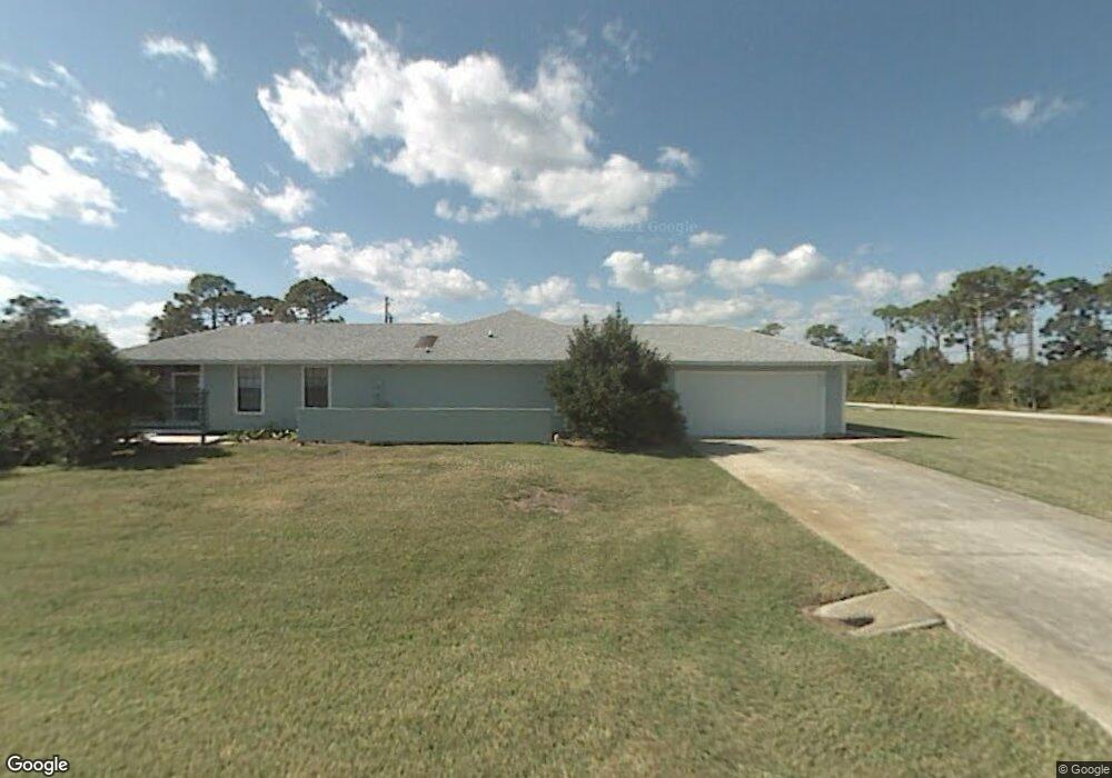 728 N Fischer Cir, Sebastian, FL 32958 - photo 1