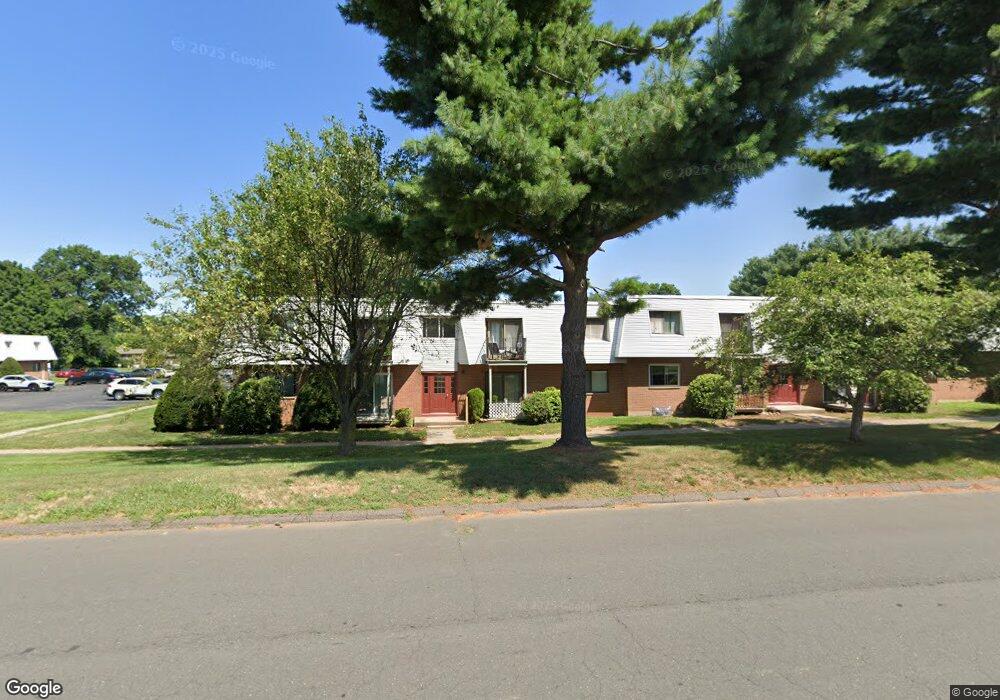 256 Richard St unit 4, Newington, CT 06111 - photo 1