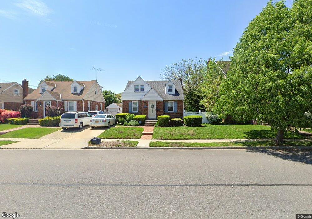 128 Scherer Blvd, Franklin Square, NY 11010 - photo 1