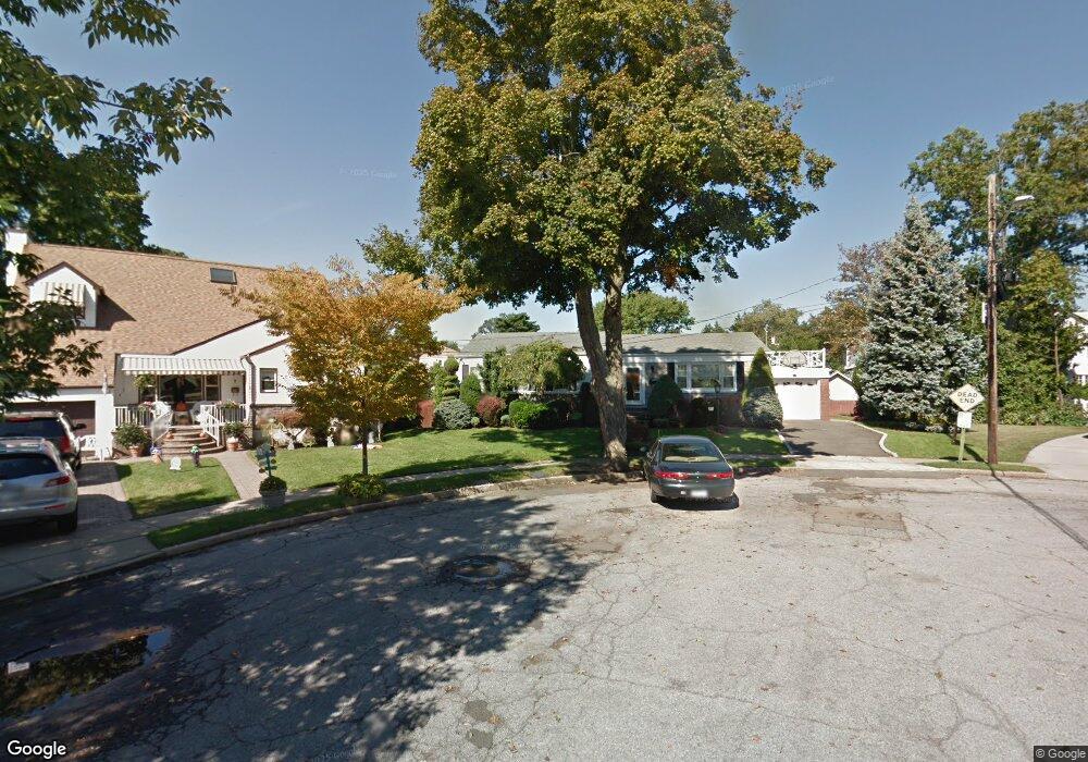 9 Glover Cir, Lynbrook, NY 11563 - photo 1