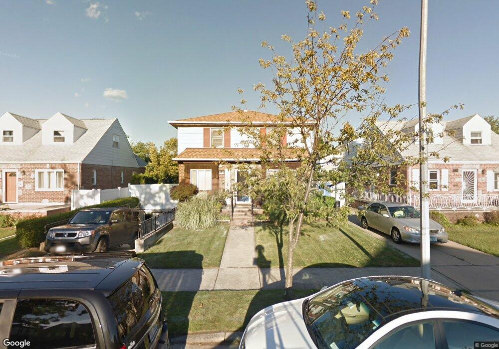 7507 170th St, Fresh Meadows, NY 11366 - photo 1