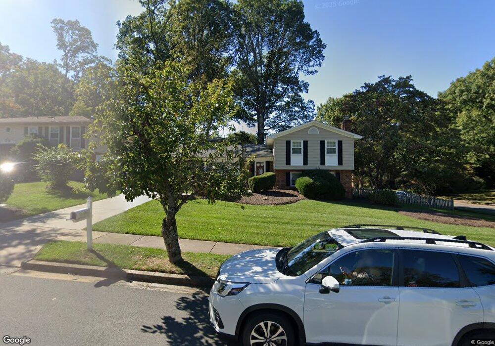 710 Macarthur Ave NE, Vienna, VA 22180 - photo 1