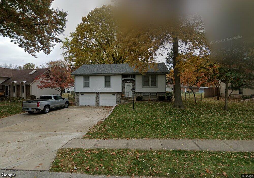 10605 W 48th St, Shawnee, KS 66203 - photo 1