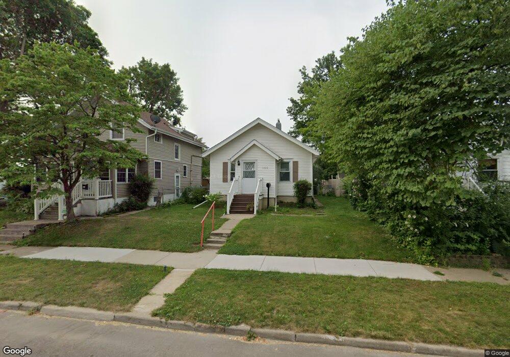 1105 J Ave NW, Cedar Rapids, IA 52405 - photo 1