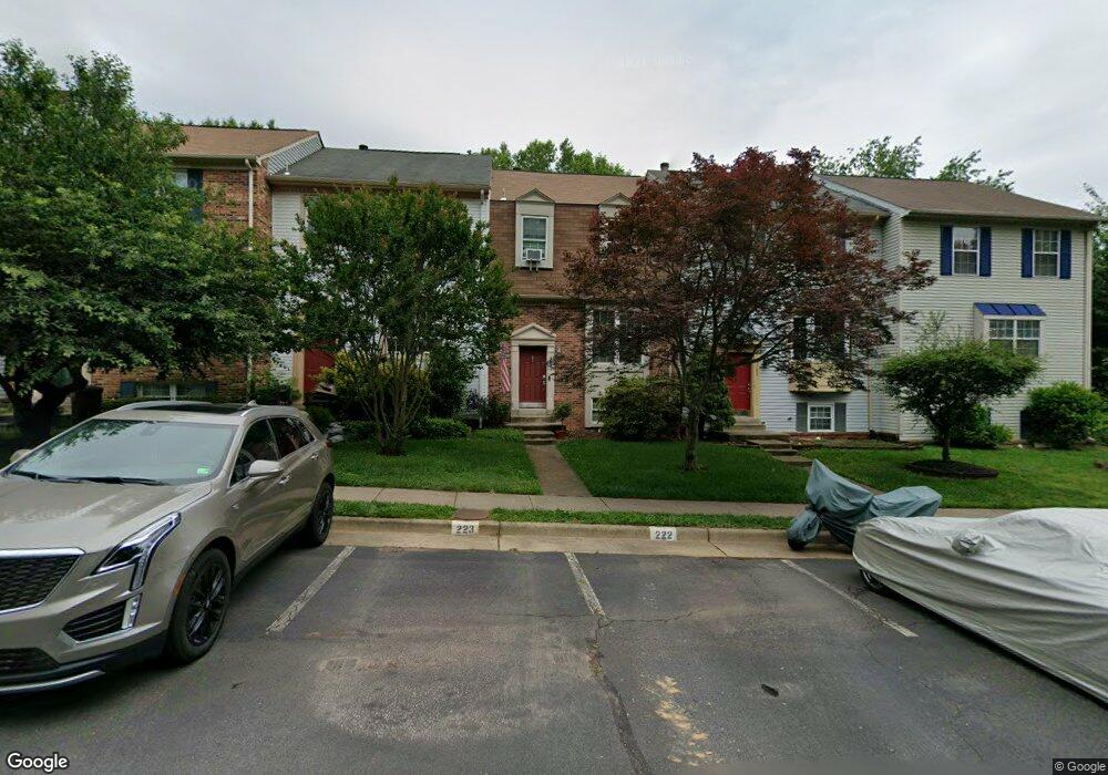 5704 Mason Bluff Dr, Burke, VA 22015 - photo 1