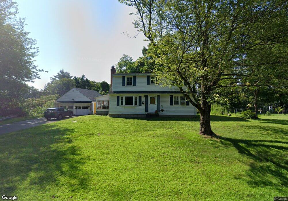 125 Taft Ln, Windsor Locks, CT 06096 - photo 1