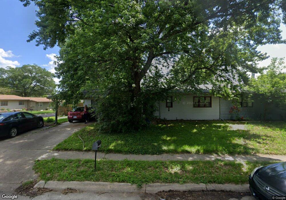 6602 SW Meadowdale Dr, Topeka, KS 66619 - photo 1