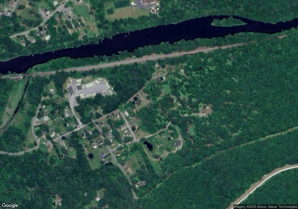 402 Cromwell St, Hawley, PA 18428 - photo 1