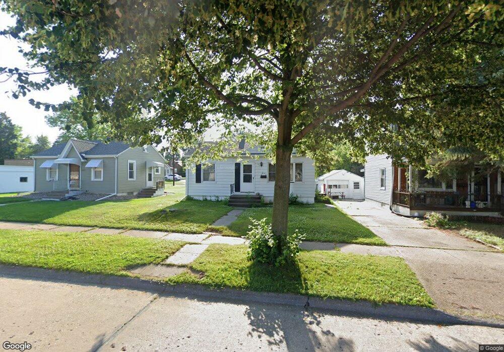 3837 N Sturdevant St, Davenport, IA 52806 - photo 1