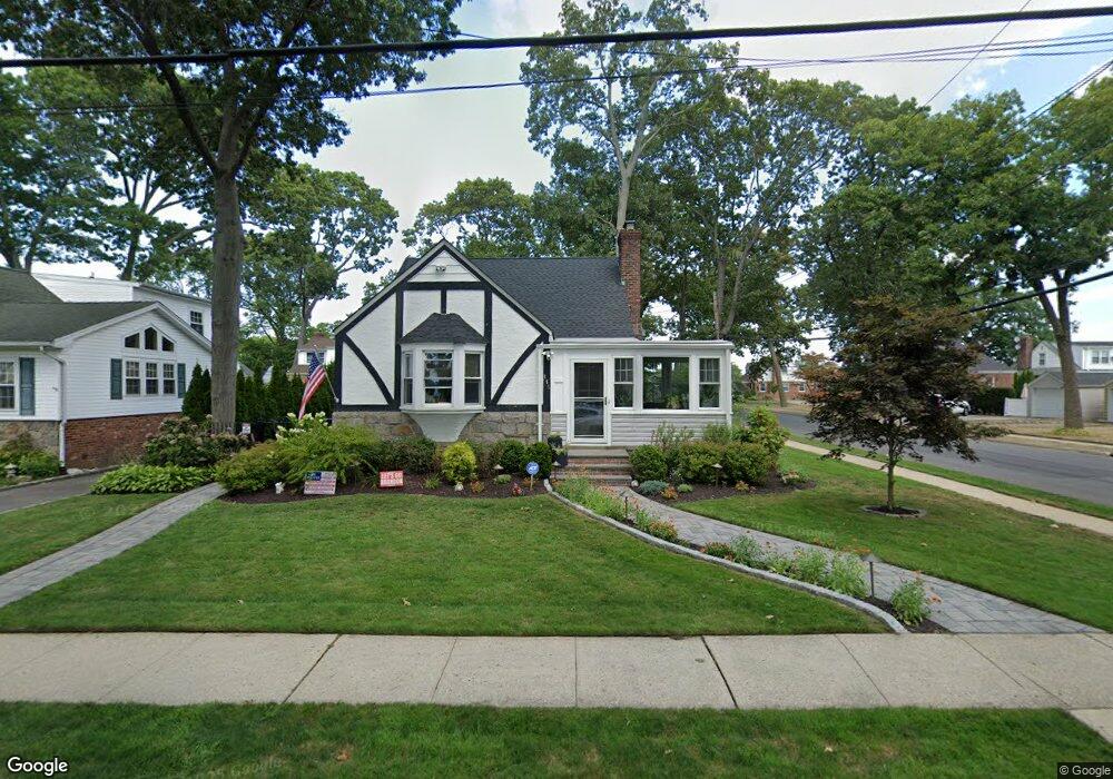 115 E Dover St, Valley Stream, NY 11580 - photo 1