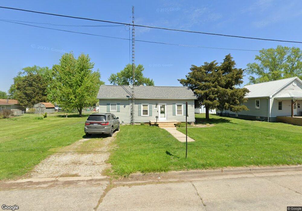 1530 Delavan St, Lincoln, IL 62656 - photo 1