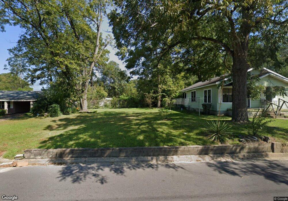 1121 E Burdeshaw St, Dothan, AL 36303 - photo 1