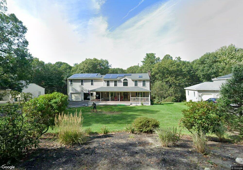 61 Johnny Appleseed Ln, Leominster, MA 01453 - photo 1