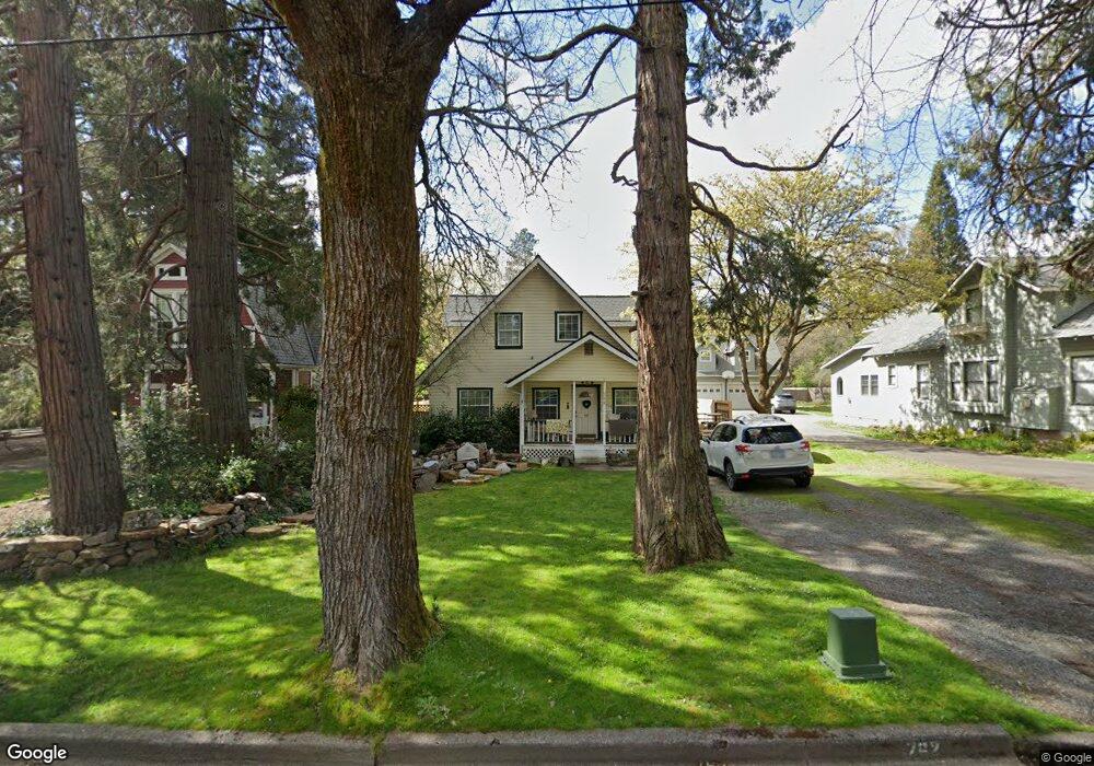 762 NW 2nd St, Grants Pass, OR 97526 - photo 1