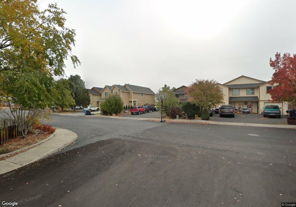 2762 SW Juniper Ave, Redmond, OR 97756 - photo 1