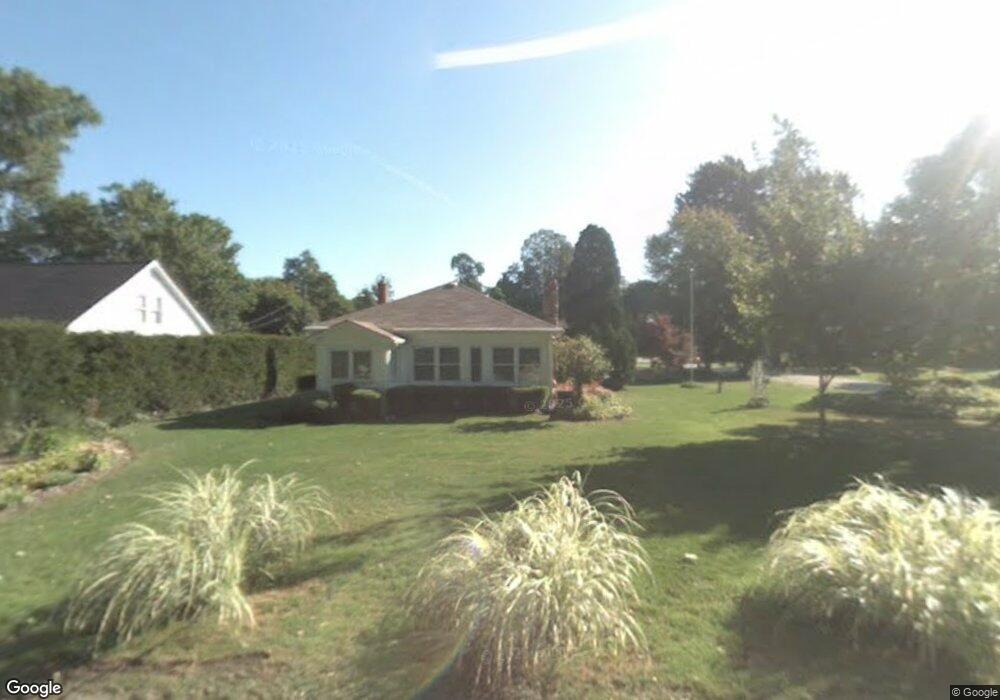 335 Roslyn Ave, Erie, PA 16505 - photo 1