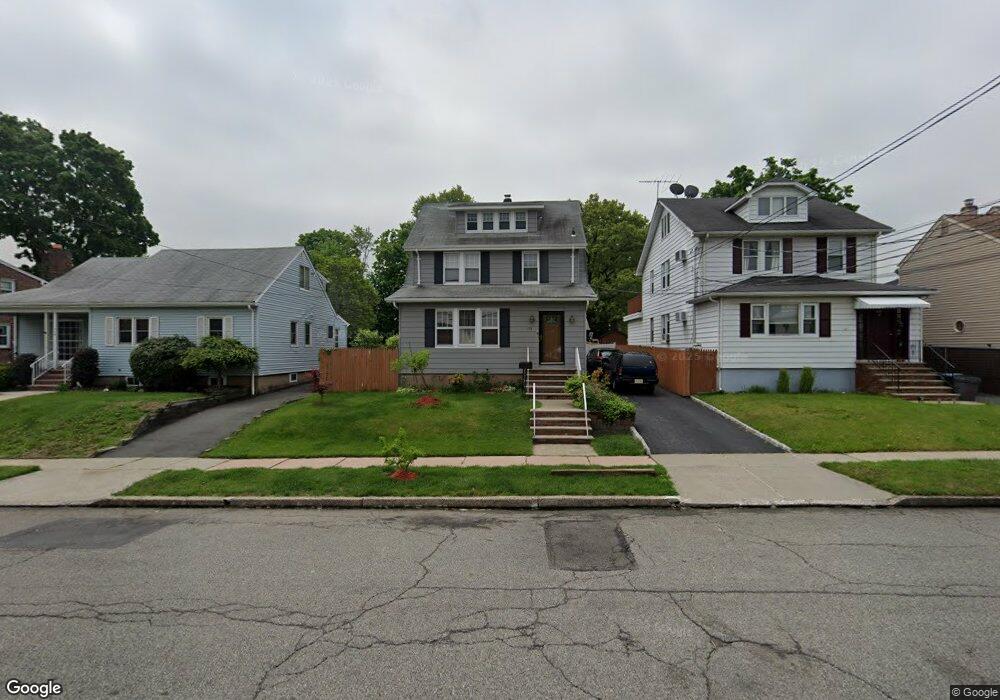 712 Teneyck Ave, Lyndhurst, NJ 07071 - photo 1