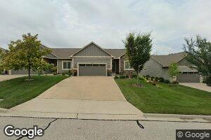 5747 Chimney Rocks Cir, Lawrence, KS 66049