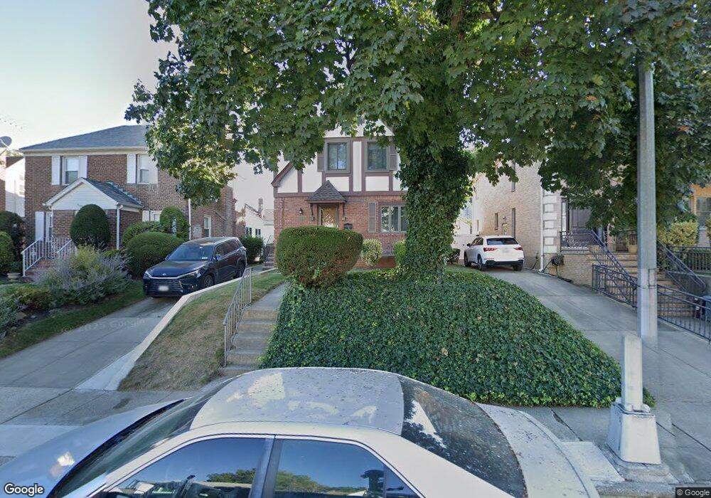 7543 178th St, Fresh Meadows, NY 11366 - photo 1