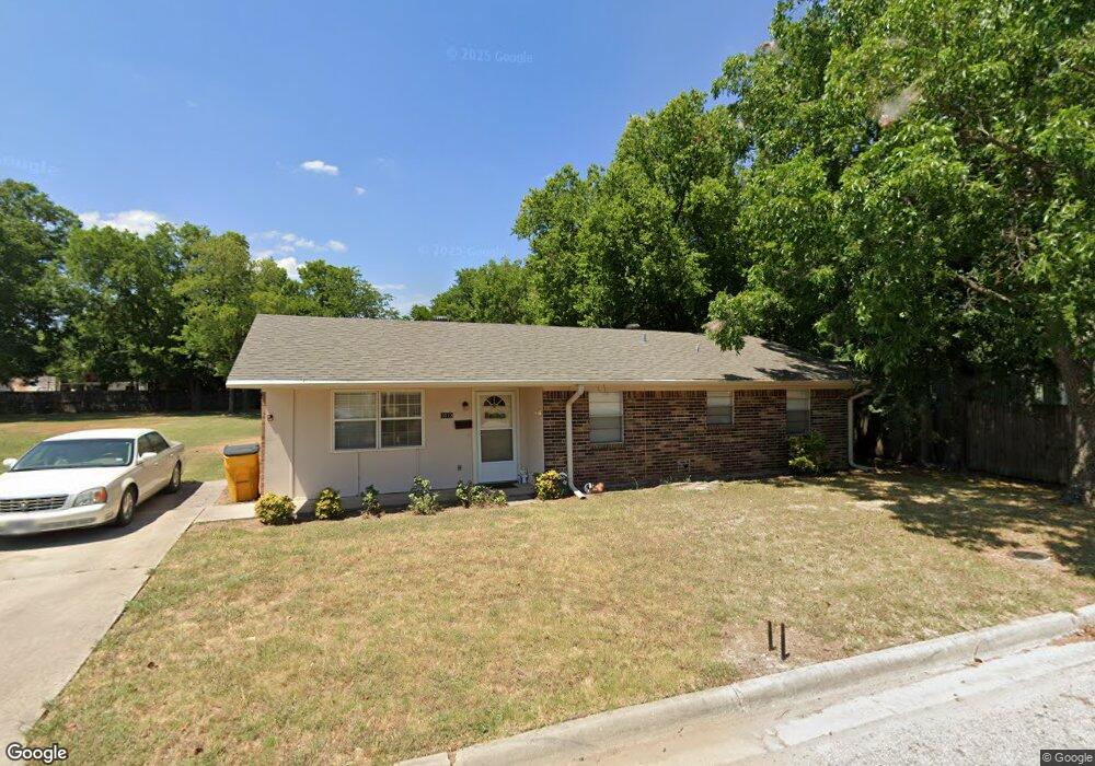 1013 Young St, Gainesville, TX 76240 - photo 1