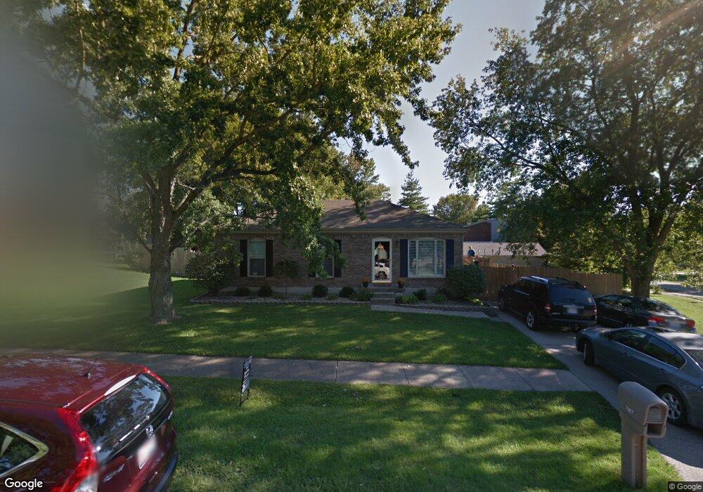 7907 Rochelle Rd, Louisville, KY 40228 - photo 1