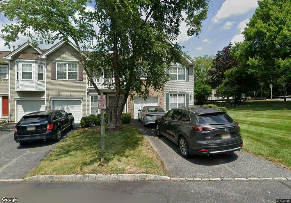 348 Pocono Ct, Mahwah, NJ 07430 - photo 1