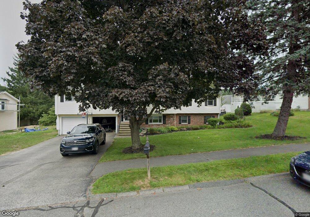 4 Honeysuckle Ln, Shrewsbury, MA 01545 - photo 1