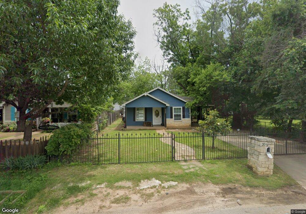 208 Chase Ave, Cleburne, TX 76031 - photo 1