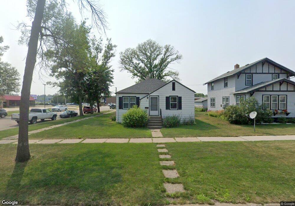 824 2nd Ave SE, Jamestown, ND 58401 - photo 1