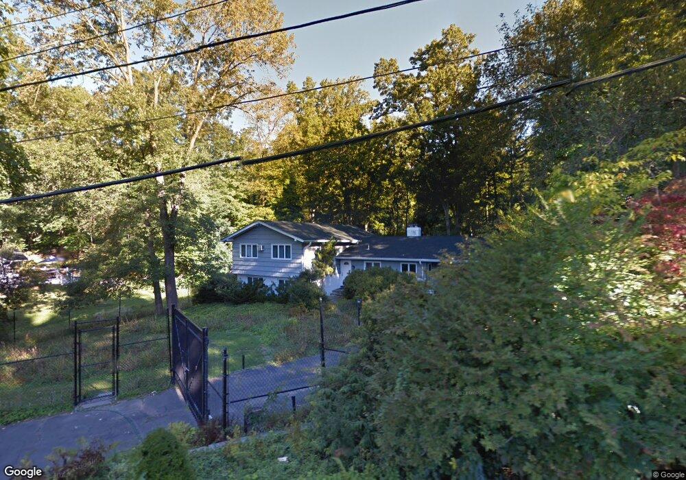 606 Douglas Rd, Chappaqua, NY 10514 - photo 1