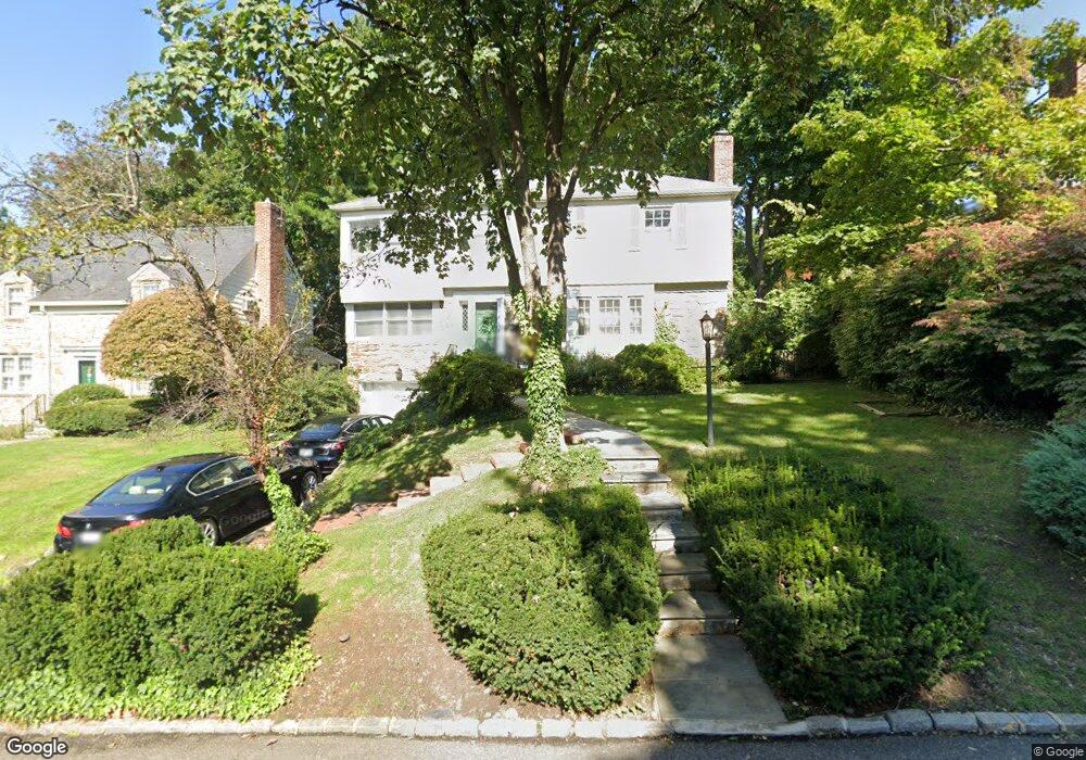 111 Shoreview Rd, Manhasset, NY 11030 - photo 1