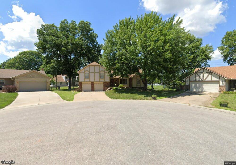 7204 Flint Cir, Shawnee, KS 66203 - photo 1