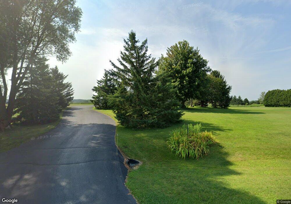 5233 Beechnut Dr, Kewaskum, WI 53040 - photo 1