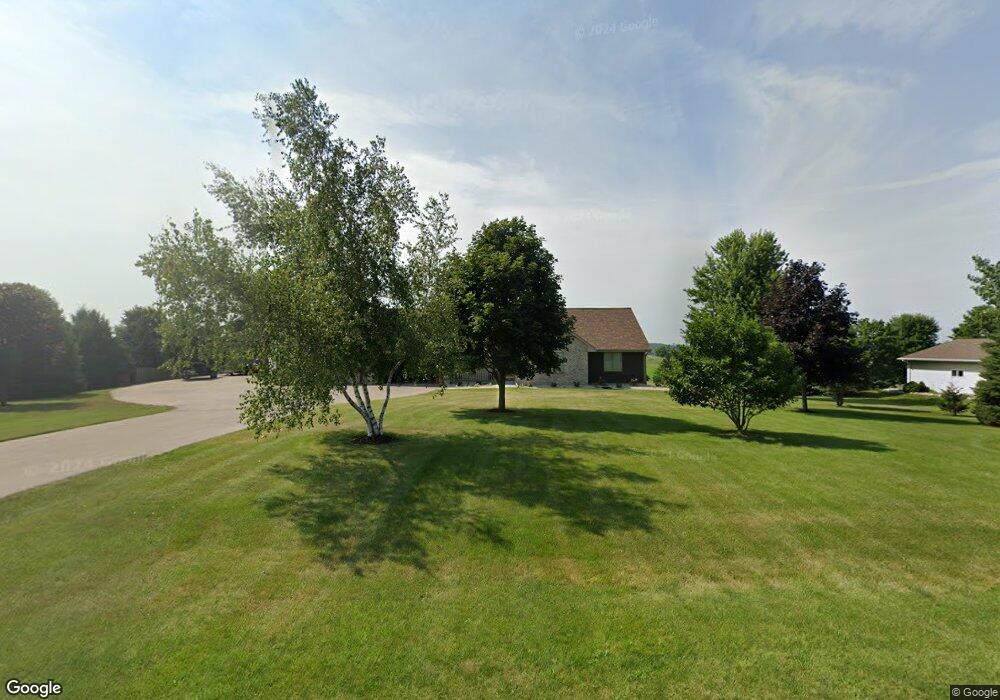 5255 Beechnut Dr, Kewaskum, WI 53040 - photo 1