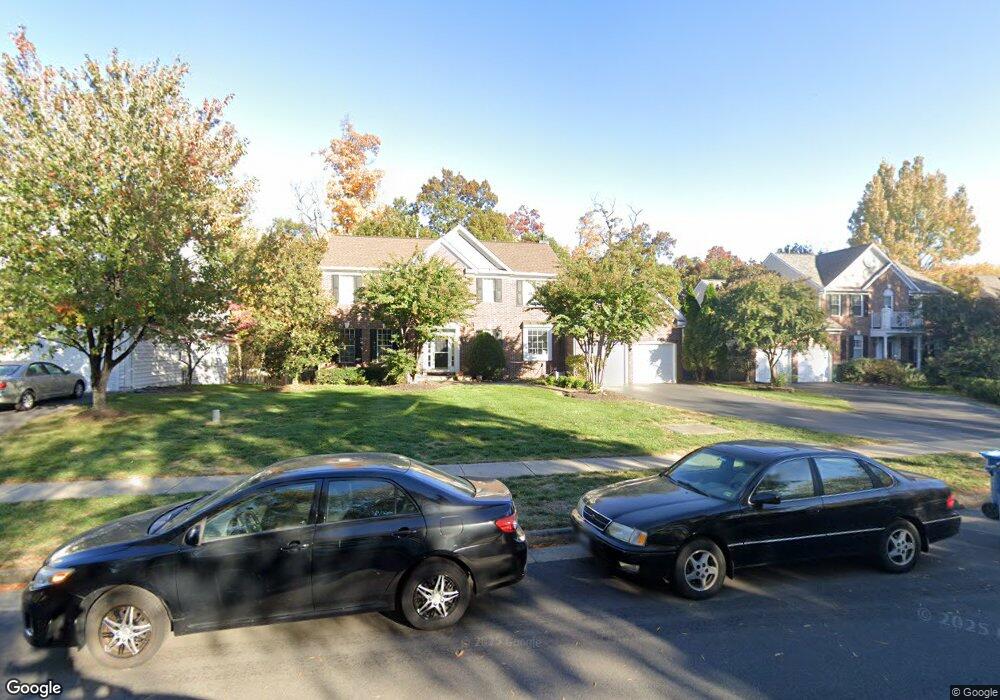 25252 Planting Field Dr, Chantilly, VA 20152 - photo 1