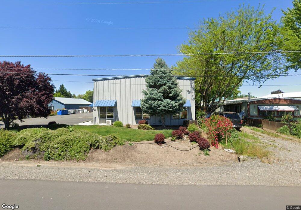 907 Lawnsdale Rd, Medford, OR 97504 - photo 1