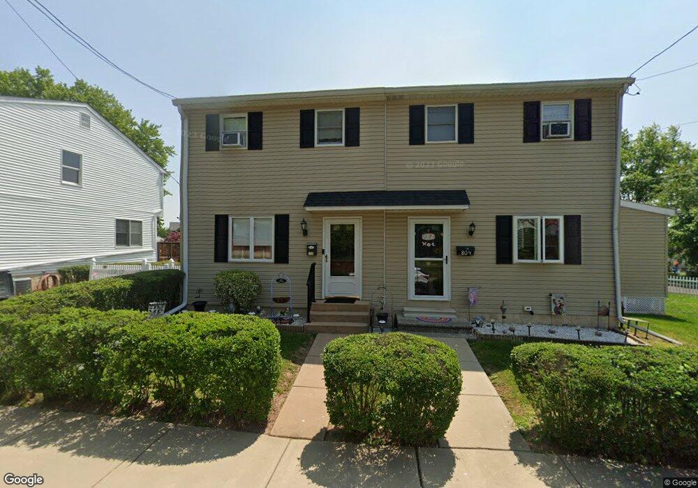 808 Glasgow St, Pottstown, PA 19464 - photo 1