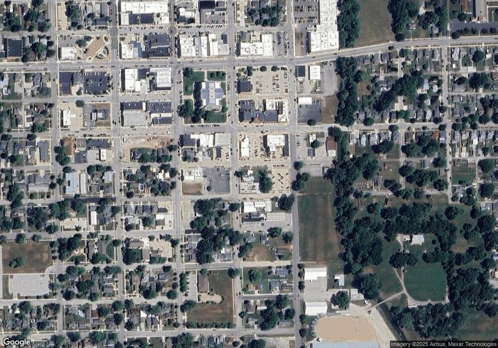 402 S Cedar St, Auburn, IN 46706 - photo 1