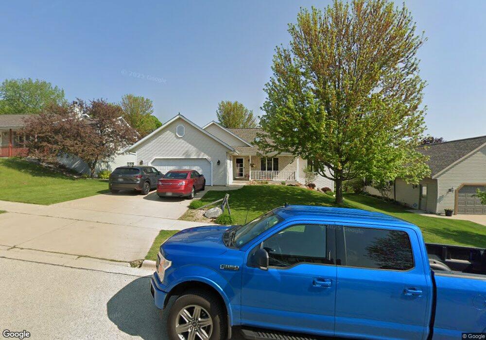 3214 Dubin Cir, West Bend, WI 53090 - photo 1