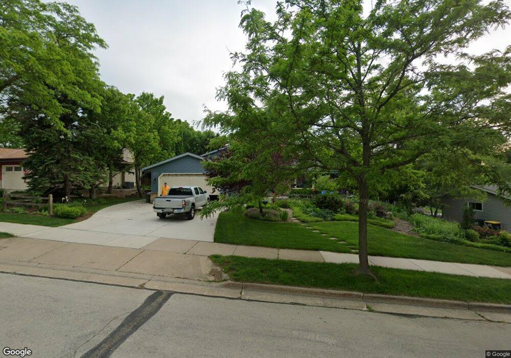 1930 Fieldcrest Ln, Waukesha, WI 53186 - photo 1