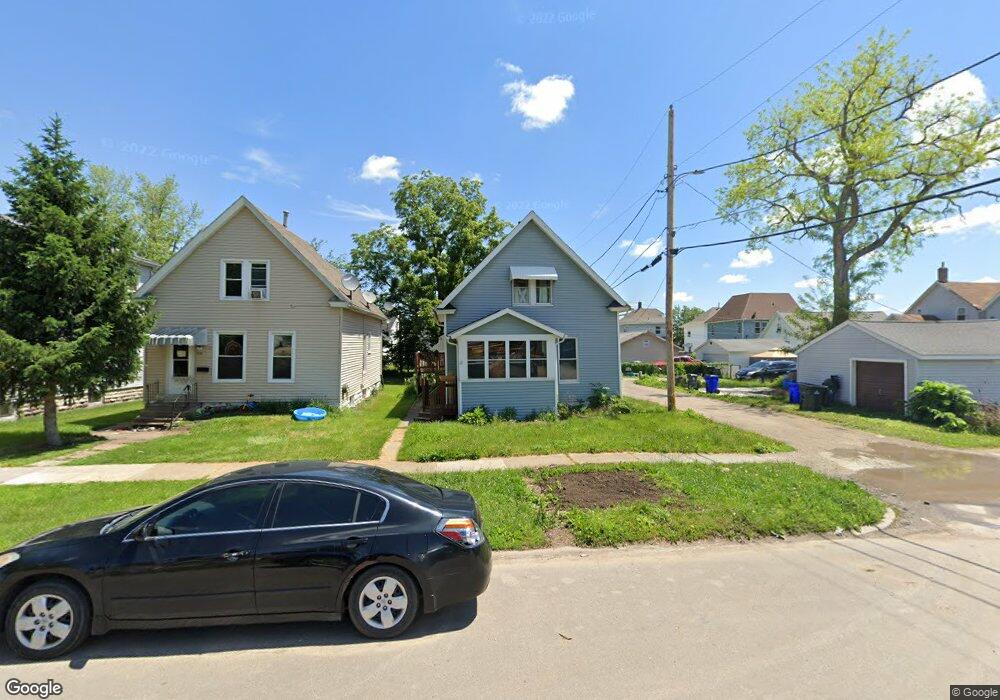 217 10th St NW, Cedar Rapids, IA 52405 - photo 1