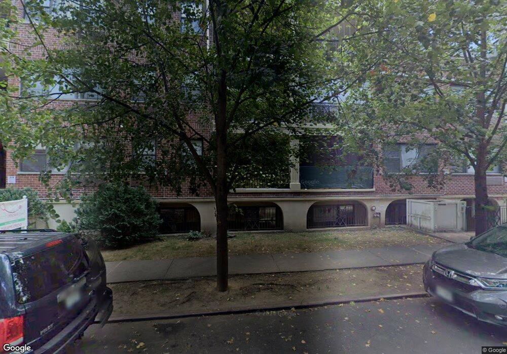 7123 162nd St unit 3, Fresh Meadows, NY 11365 - photo 1