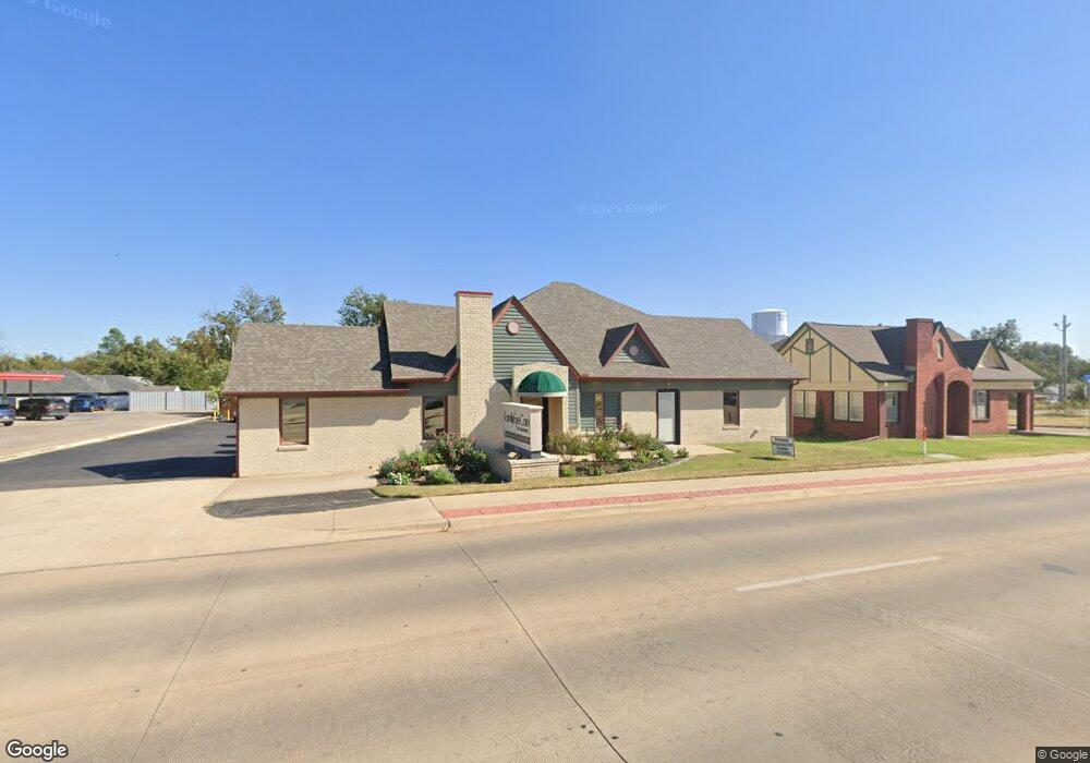 2109 N Kickapoo Ave, Shawnee, OK 74804 - photo 1