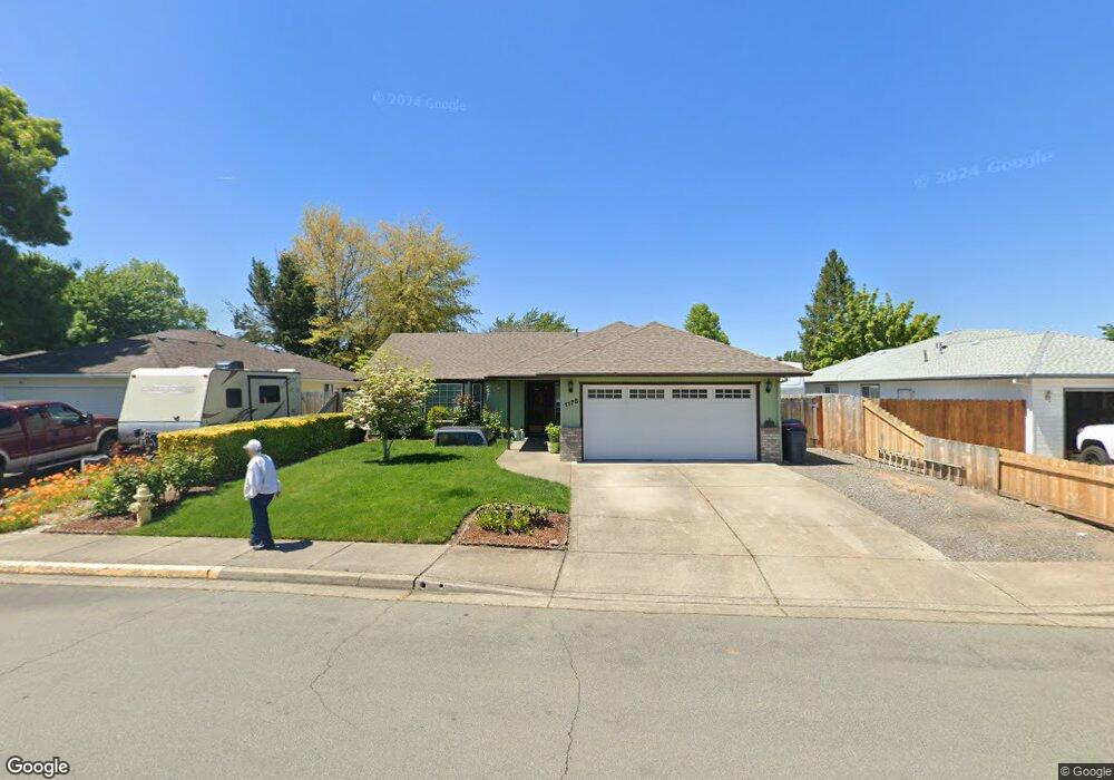 1175 White Chapel Dr, Central Point, OR 97502 - photo 1