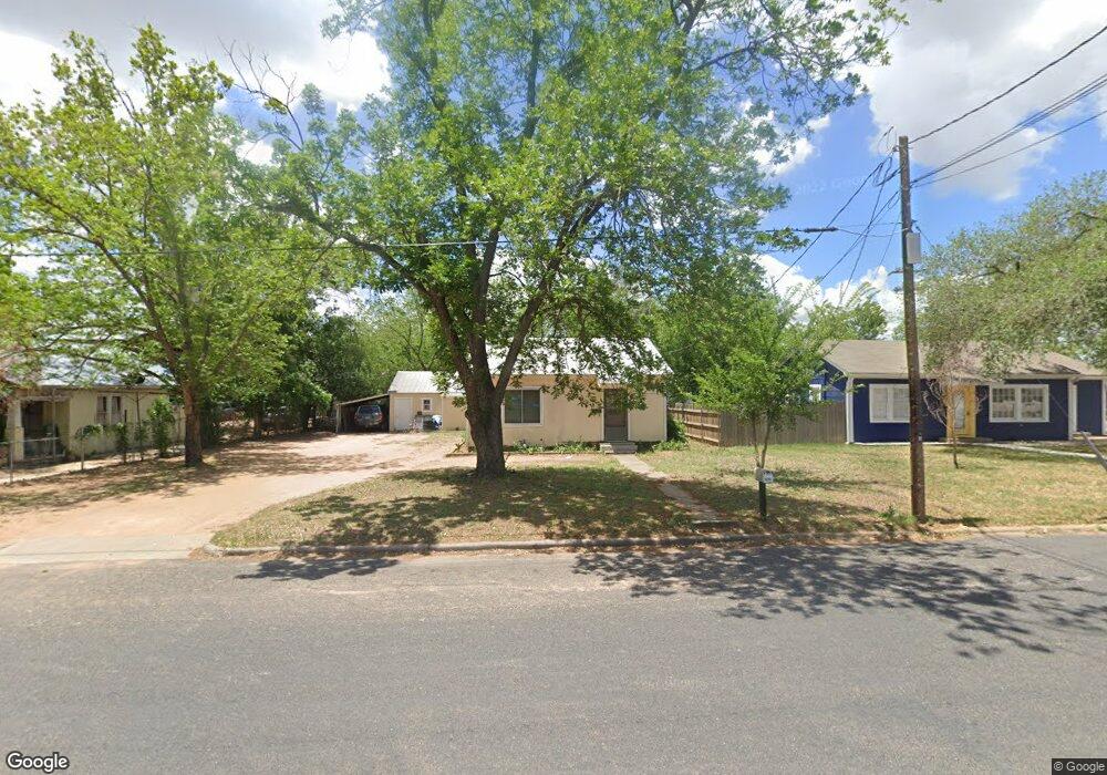 335 W Hackberry St, Fredericksburg, TX 78624 - photo 1