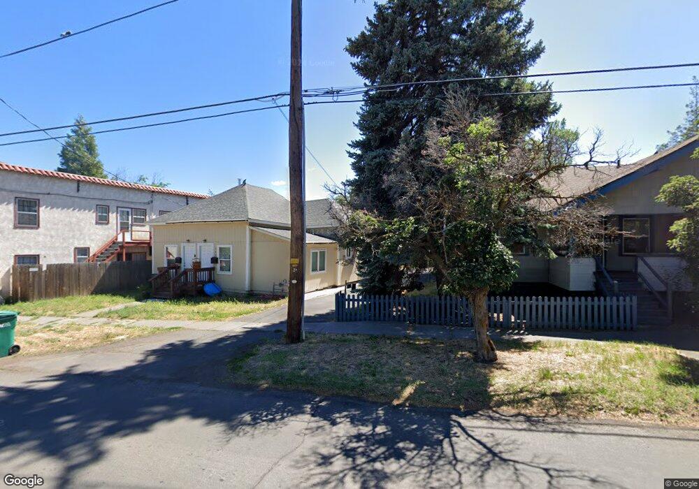 338 N 11th St, Klamath Falls, OR 97601 - photo 1