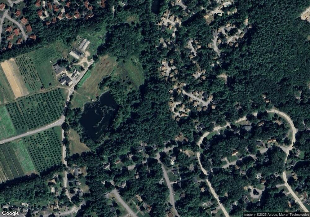 111 Coburn Woods unit 66, Nashua, NH 03063 - photo 1