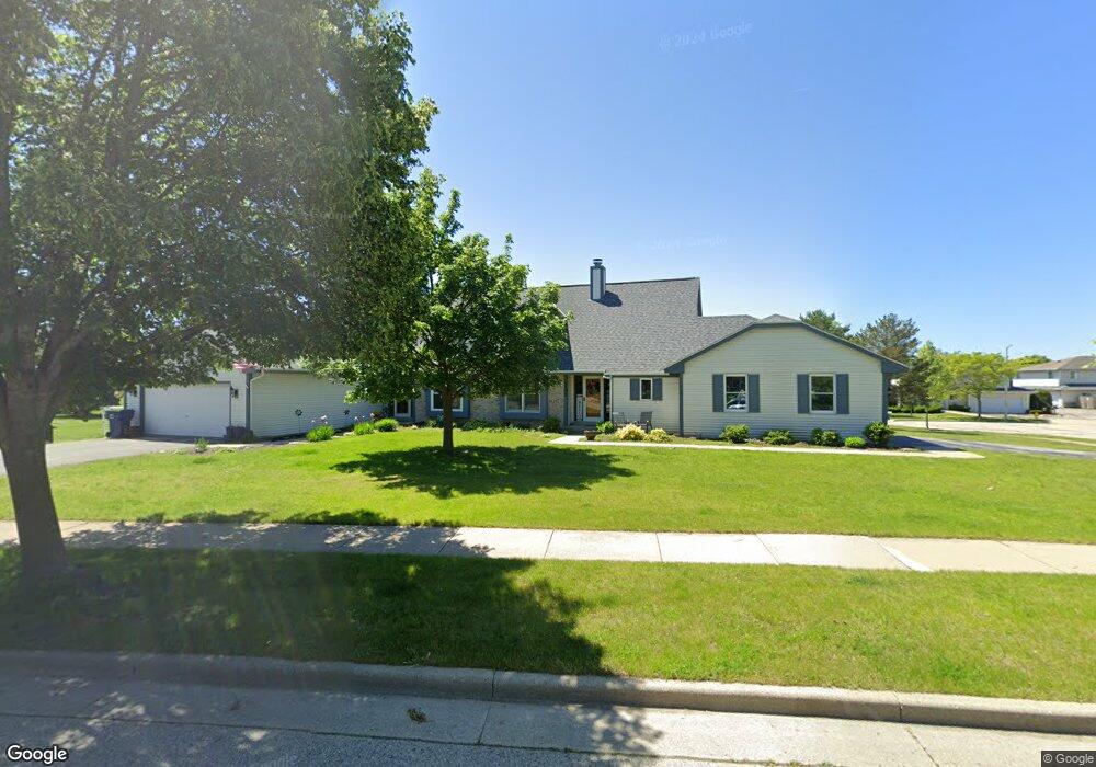 1103 Ellys Way, Slinger, WI 53086 - photo 1